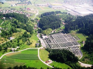 Zračni posnetek pokopališča Podkraj