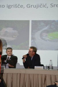 Utrinki z okrogle mize: Amor Mašović in Mehmedalija Alić